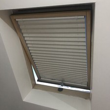 SKYLIGHT PLEATED ROOF BLINDS